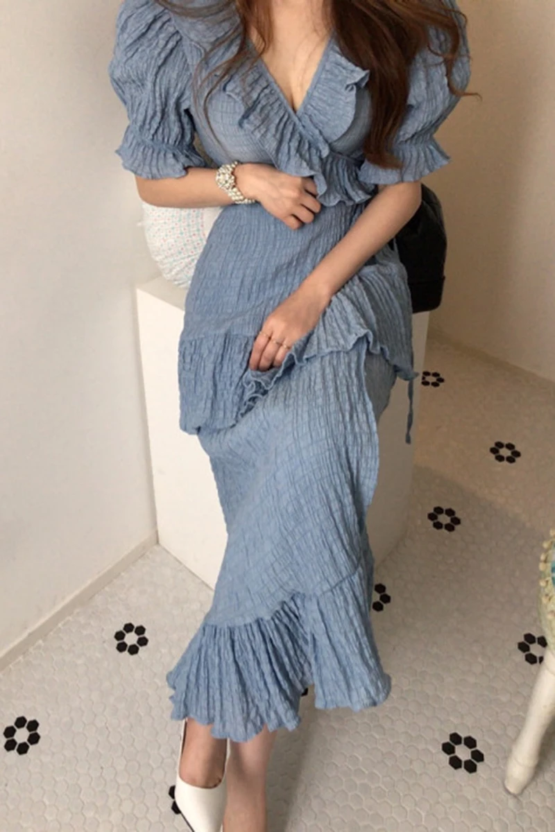 Women's Korean-Style Retro Chic Ruffled Patchwork V-neck Pleated Lace-up Waist Hugging Slim Puff Sleeve Fishtail Dress Women
Women's Korean-Style Retro Chic Ruffled Patchwork V-neck Pleated Lace-up Waist Hugging Slim Puff Sleeve Fishtail Dress Women