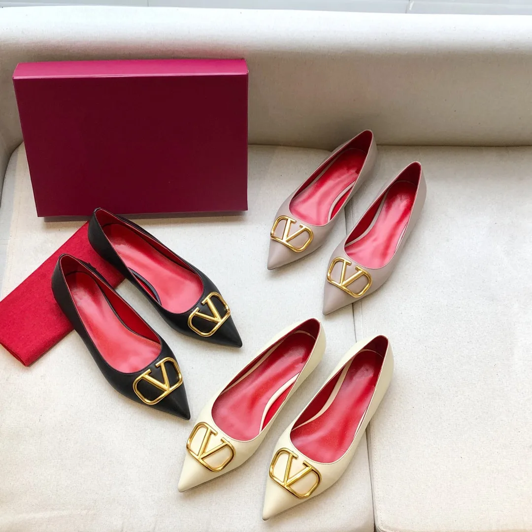 Luxury Brand 2021 New Women's V-buckle Flat Shoes Genuine Leather Pointed Toe Shallow Mouth High Quality Classics Shoes
Luxury Brand 2021 New Women's V-buckle Flat Shoes Genuine Leather Pointed Toe Shallow Mouth High Quality Classics Shoes