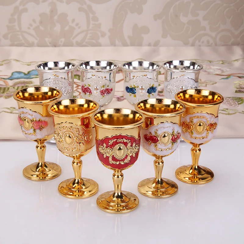 Small Wine Glass A Glass of European-style Liquor Glass Creative Household Metal Liquor Glass Retro Creative Small Ornaments
Small Wine Glass A Glass of European-style Liquor Glass Creative Household Metal Liquor Glass Retro Creative Small Ornaments