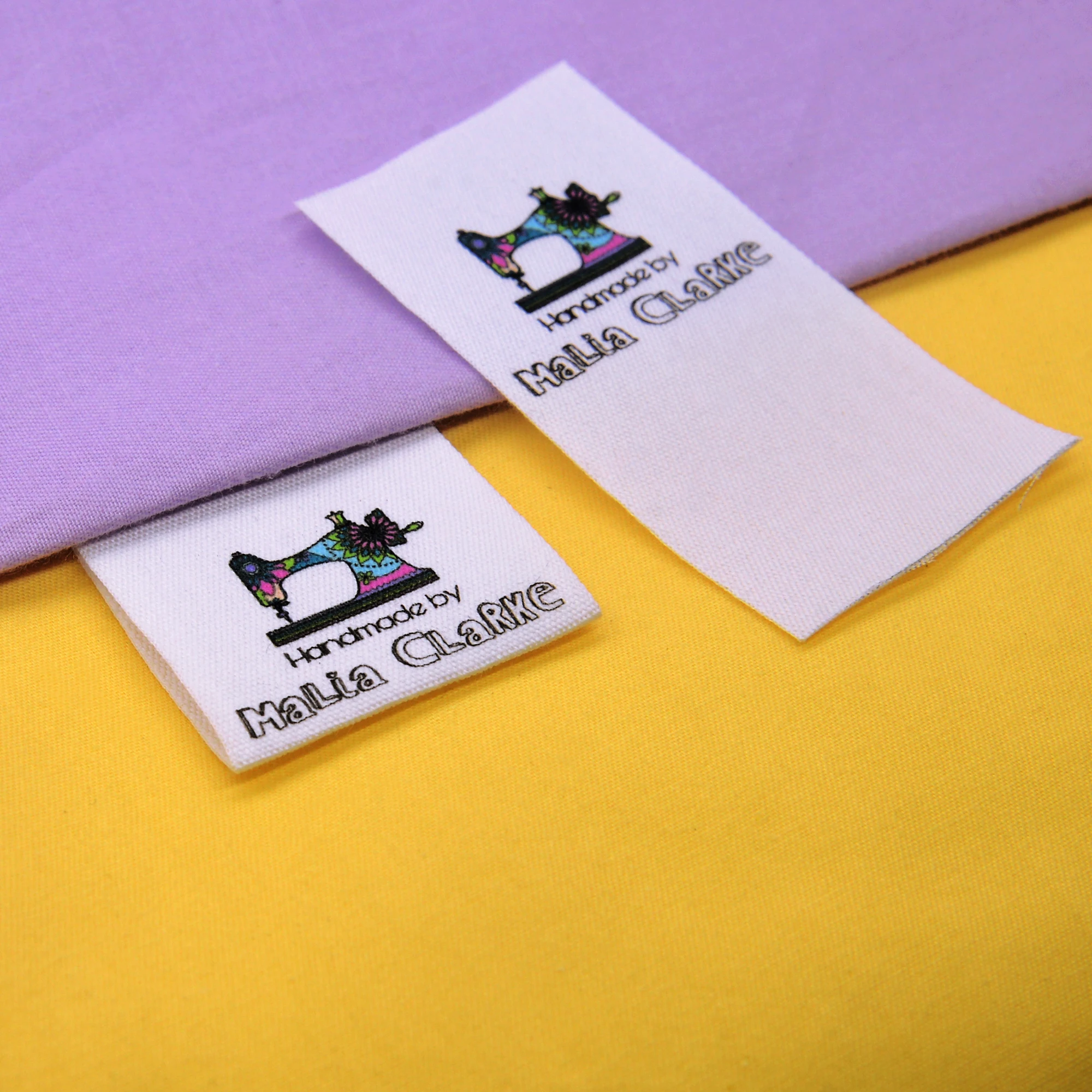 Sewing labels / Custom brand labels, Clothing Labels, Sewing Machine, Fabric 100% cotton, Custom text (FR126)
Sewing labels / Custom brand labels, Clothing Labels, Sewing Machine, Fabric 100% cotton, Custom text (FR126)
