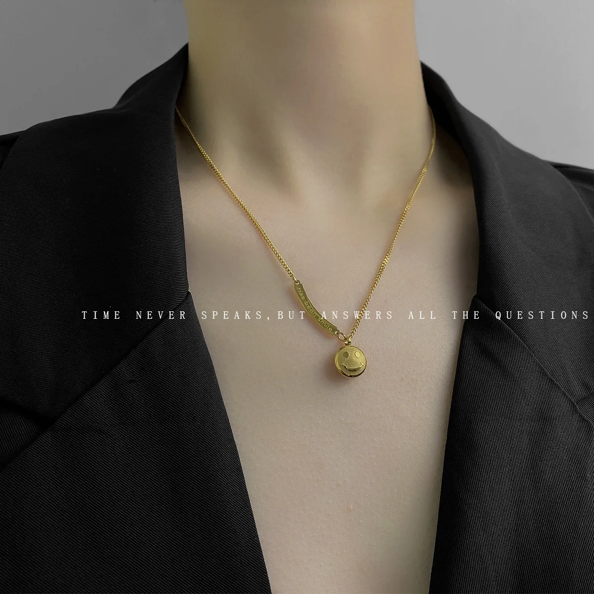 Hundreds of Niche Letters Smiley Face Titanium Steel Necklace Female Cold Talk Wind Collarbone Chain Minimalist Jewelry
Hundreds of Niche Letters Smiley Face Titanium Steel Necklace Female Cold Talk Wind Collarbone Chain Minimalist Jewelry
