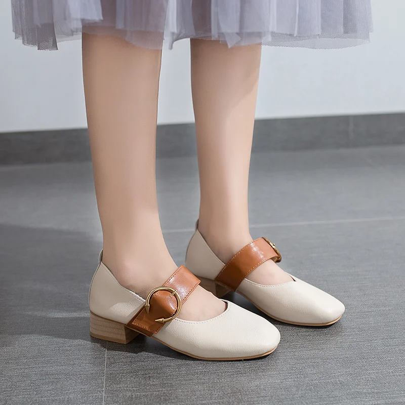 Туфли-лодочки женские кожаные на квадратном среднем каблуке, с круглым носком 
Туфли-лодочки женские кожаные на квадратном среднем каблуке, с круглым носком