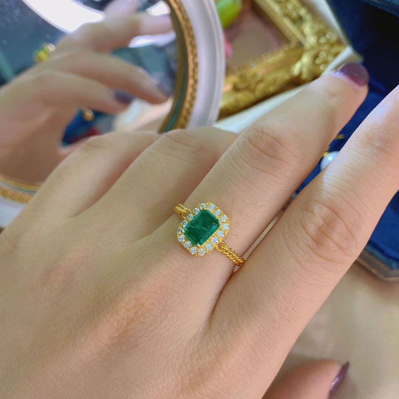 Knobspin 100% 925 Sterling Silver Retractable and Adjustable Emerald Wedding Rings For Women High Carbon Diamond Fine Jewelry 
Knobspin 100% 925 Sterling Silver Retractable and Adjustable Emerald Wedding Rings For Women High Carbon Diamond Fine Jewelry