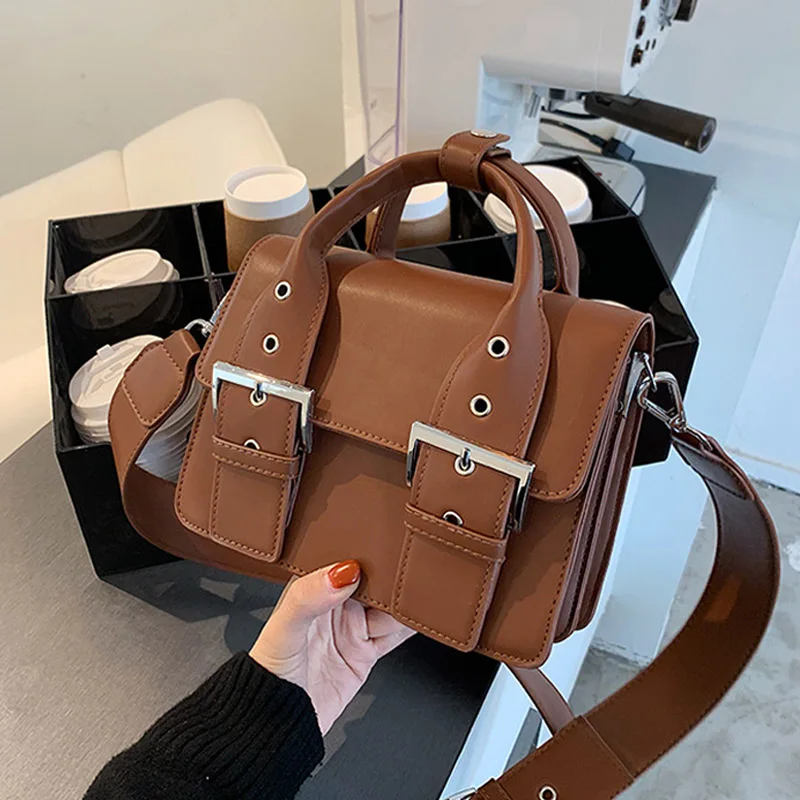 Vintage Rivet Belt Design Tote Bags For Women Wide Strap Square Women Shouolder Bag Luxury PU Leather Women's Handbag Purse New
Vintage Rivet Belt Design Tote Bags For Women Wide Strap Square Women Shouolder Bag Luxury PU Leather Women's Handbag Purse New
