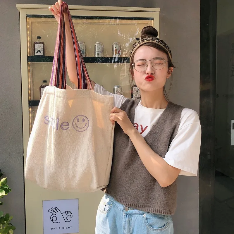 Women's Bag Casual Tote High-capacity Big Bag Women Smile Embroidery Shoulder Bag Women Colorful Strap Handbag Bolso Mujer Bag
Women's Bag Casual Tote High-capacity Big Bag Women Smile Embroidery Shoulder Bag Women Colorful Strap Handbag Bolso Mujer Bag