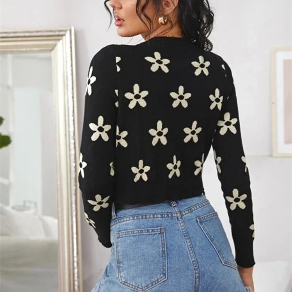 2021 Women Short Knit Cardigan Adults Button-down Embroidered Flower Print Long Sleeve Round Neck Sweater
2021 Women Short Knit Cardigan Adults Button-down Embroidered Flower Print Long Sleeve Round Neck Sweater