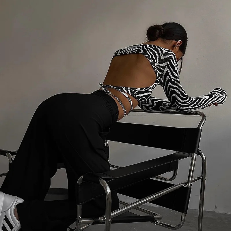 Sexy Open Back Bandage Lace-up T Shirt Women Summer Long Sleeve O Neck Zebra Print Pullover High Street Crop Tops Y2K
Sexy Open Back Bandage Lace-up T Shirt Women Summer Long Sleeve O Neck Zebra Print Pullover High Street Crop Tops Y2K