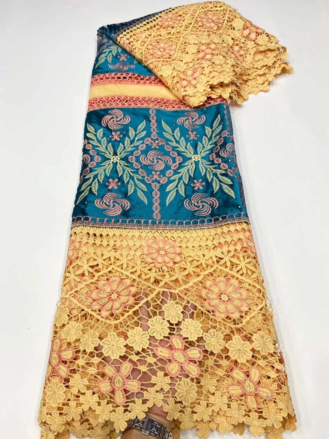 Бархатная кружевная ткань, ткань с камнями, Высококачественная французская Тюлевая кружевная ткань для свадебной вечеринки KDP20108
Бархатная кружевная ткань, ткань с камнями, Высококачественная французская Тюлевая кружевная ткань для свадебной вечеринки KDP20108