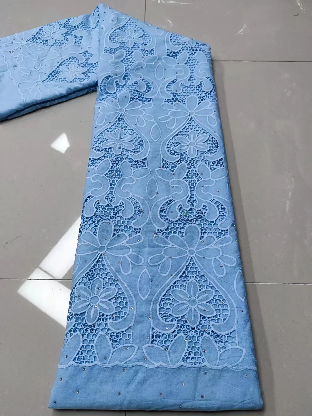 African Cord Lace Fabric 2021 High Quality Cord Guipure Water Soluble French Milk Silk Mesh Lace Fabric For Wedding Party Sewing
African Cord Lace Fabric 2021 High Quality Cord Guipure Water Soluble French Milk Silk Mesh Lace Fabric For Wedding Party Sewing