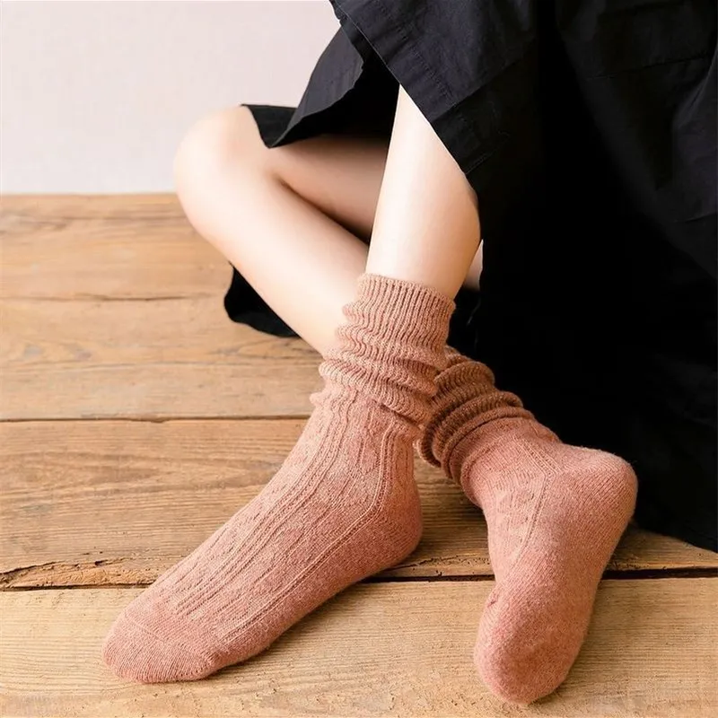 Autumn Winter Thicken Warm Long Socks for Women Silver Shiny Cashmere Wool Crew Sock Harajuku Streetwear Homewear Sleeping Sock
Autumn Winter Thicken Warm Long Socks for Women Silver Shiny Cashmere Wool Crew Sock Harajuku Streetwear Homewear Sleeping Sock
