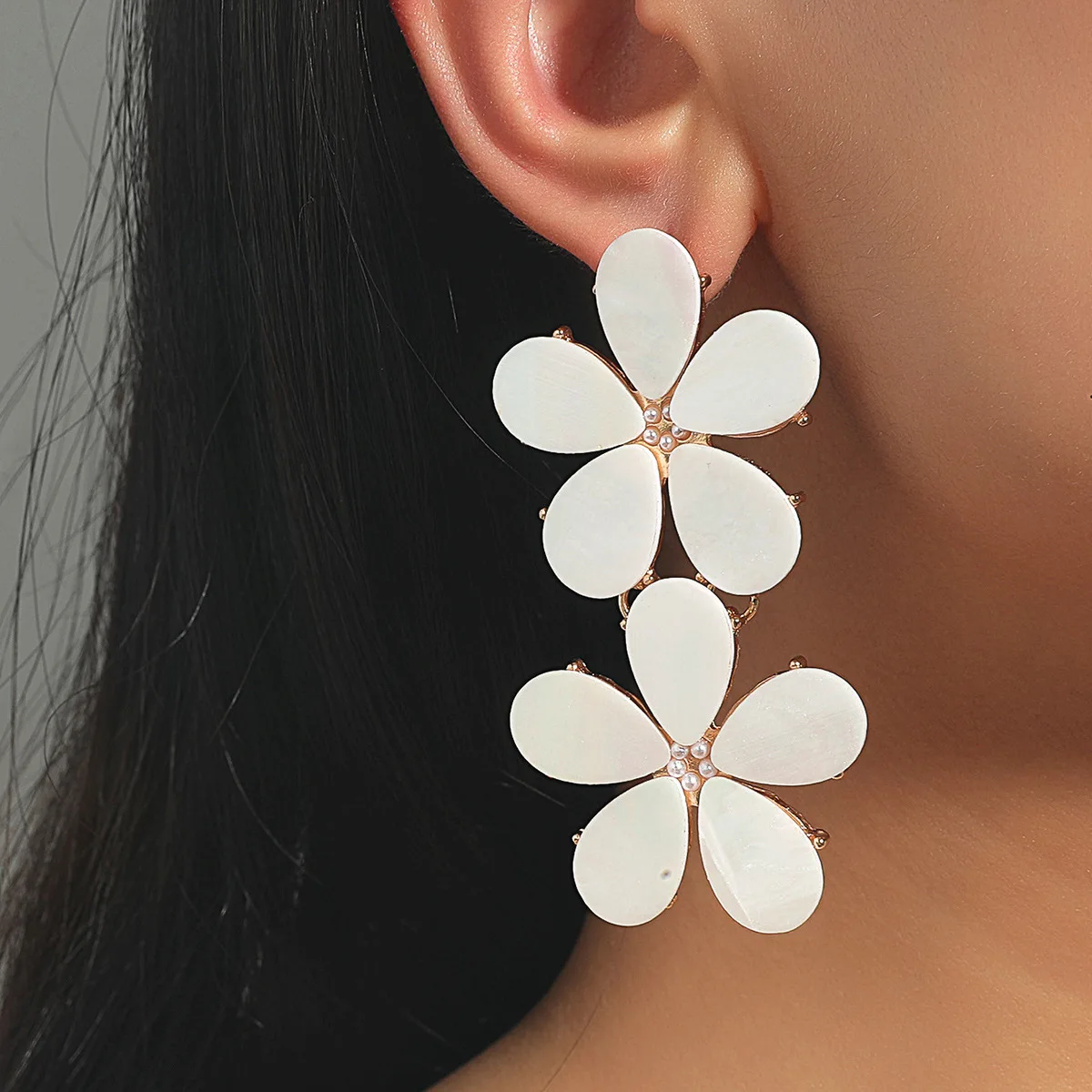 Korean Big Double Crystal Flower Drop Earrings Summer Beach Party Metal Statement Earring for Woman Boho Fashion Jewelry Girl
Korean Big Double Crystal Flower Drop Earrings Summer Beach Party Metal Statement Earring for Woman Boho Fashion Jewelry Girl