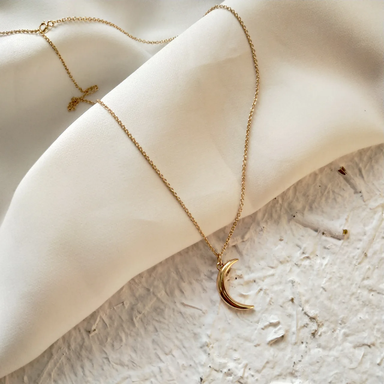 Trendy Geometric 925 Sterling Silver Necklace Moon Design Gold Color Necklace Chain Precious Jewelry Initial Charm For Women
Trendy Geometric 925 Sterling Silver Necklace Moon Design Gold Color Necklace Chain Precious Jewelry Initial Charm For Women