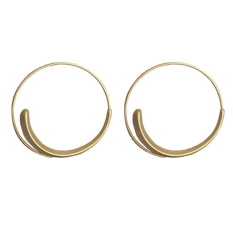 TOSAKO Hoop Earrings Gold Color Earrings for Women Female Fashion Jewelry 2021 Trend
TOSAKO Hoop Earrings Gold Color Earrings for Women Female Fashion Jewelry 2021 Trend