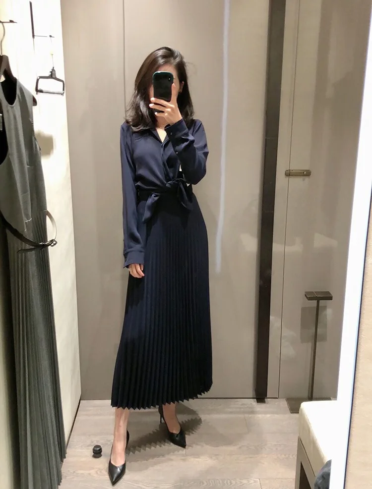 Max family 21ss new product pure triacetic acid slim waist pleated fake two piece long sleeve dress
Max family 21ss new product pure triacetic acid slim waist pleated fake two piece long sleeve dress