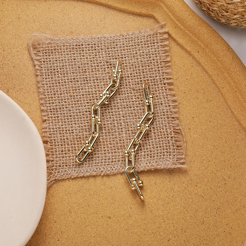 New Fashion Exaggerated long Paragraph Chains Metal Tassels Hanging Earrings For Female Aretes De Mujer Pendientes 
New Fashion Exaggerated long Paragraph Chains Metal Tassels Hanging Earrings For Female Aretes De Mujer Pendientes