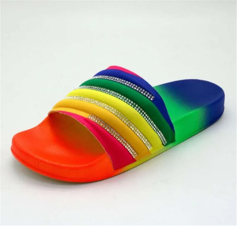 New 2021 Women Beach Rubber Slippers Shoes Woman Flip Flops Female Rhinestone Sildes Candy Sandals Outdoor Flats
New 2021 Women Beach Rubber Slippers Shoes Woman Flip Flops Female Rhinestone Sildes Candy Sandals Outdoor Flats
