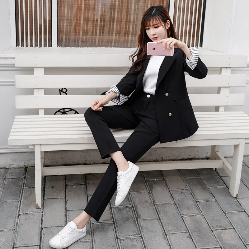 Women's suit 2019 autumn new fashion temperament casual solid color single buckle small suit trousers two-piece
Women's suit 2019 autumn new fashion temperament casual solid color single buckle small suit trousers two-piece