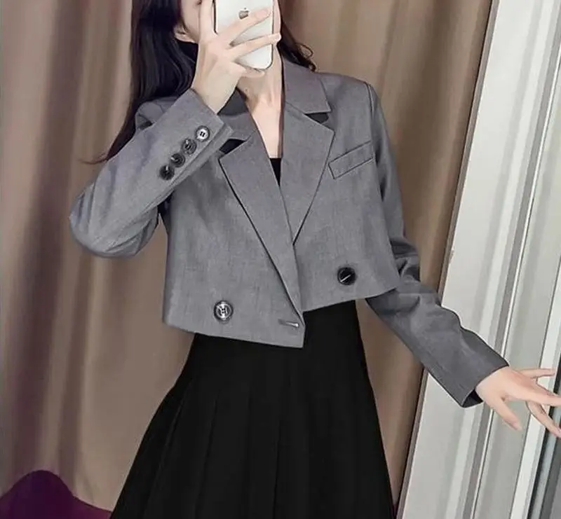 Blazers Women 3 Colors Cropped Outwear Casual Fashion Korean Style Spring Design Female All-match Chic Solid Button Popular Ins
Blazers Women 3 Colors Cropped Outwear Casual Fashion Korean Style Spring Design Female All-match Chic Solid Button Popular Ins