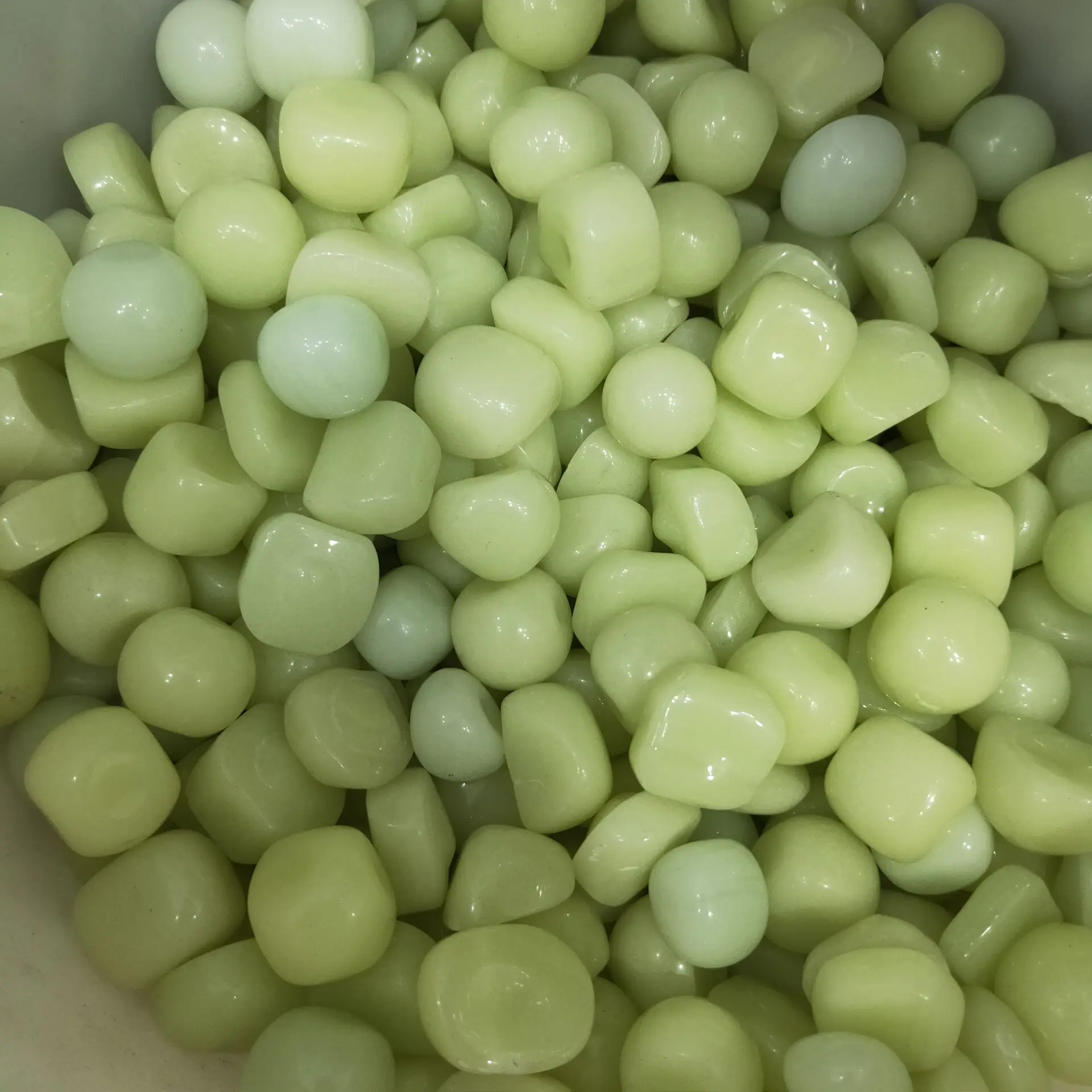 Green Luminous Natural Stone Glowing In The Dark Round Reiki Crystal Beauty Health Care Energy Stone
Green Luminous Natural Stone Glowing In The Dark Round Reiki Crystal Beauty Health Care Energy Stone