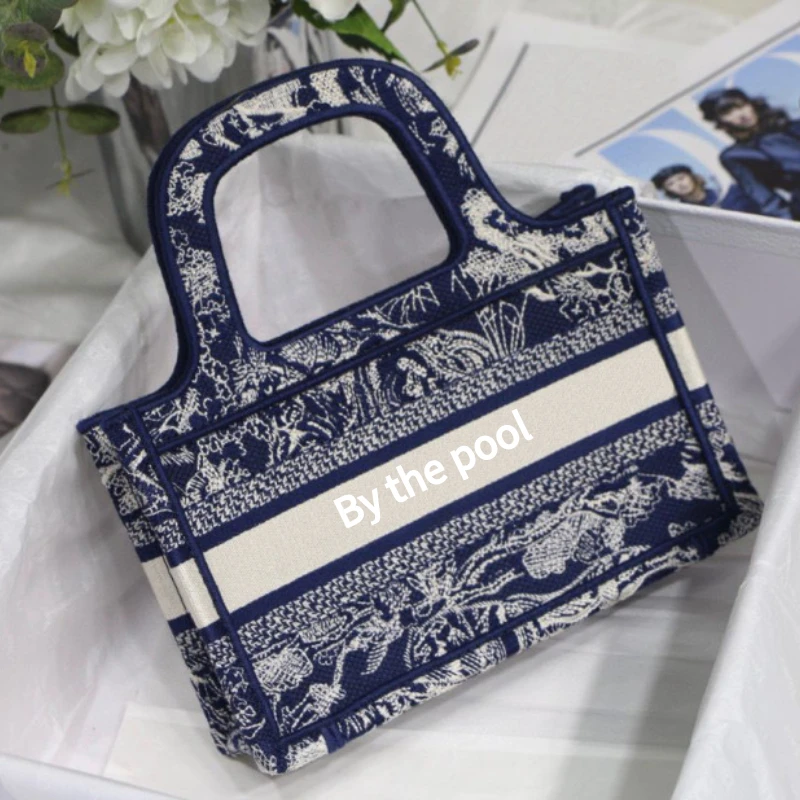New Leopard Embroidery Letters Womens Fashion Red Hrarts Best Quality Canvas Book Bags Ladies Shouler Tote Shopping Bag Handbag
New Leopard Embroidery Letters Womens Fashion Red Hrarts Best Quality Canvas Book Bags Ladies Shouler Tote Shopping Bag Handbag
