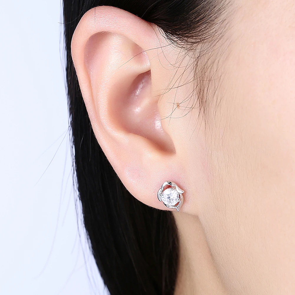 ZEMIOR Geometric Creativity Women 925 Sterling Silver Stud Earrings Clear Cubic Zirconia Girl Small Earring Wedding Fine Jewelry
ZEMIOR Geometric Creativity Women 925 Sterling Silver Stud Earrings Clear Cubic Zirconia Girl Small Earring Wedding Fine Jewelry