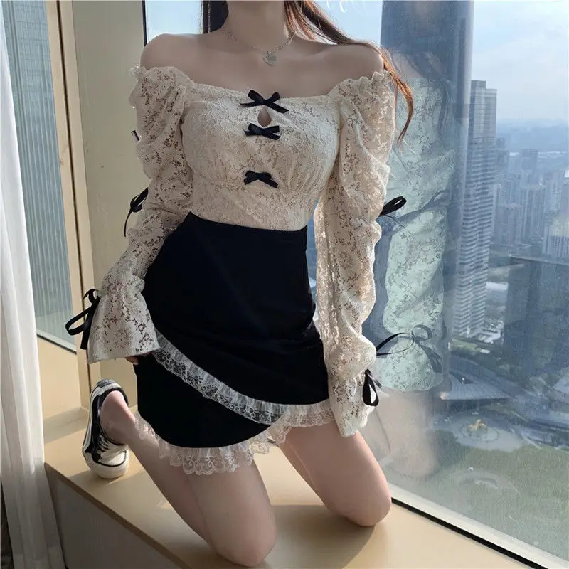 Lolita Two Piece Set Women Spring Designer Lace Tops+mini Skirts Female Patchwork Slim Hollow Out Korean Kawaii Skirt Set Women
Lolita Two Piece Set Women Spring Designer Lace Tops+mini Skirts Female Patchwork Slim Hollow Out Korean Kawaii Skirt Set Women