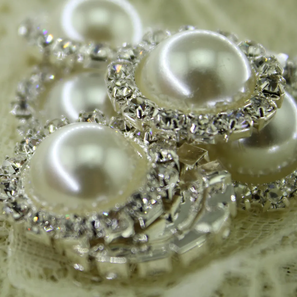 5X 18MM Sewing Craft 18mm Flower Round Cluster Crystal Rhinestone Pearl Button Lot Wedding High quality pearl diy supplies
5X 18MM Sewing Craft 18mm Flower Round Cluster Crystal Rhinestone Pearl Button Lot Wedding High quality pearl diy supplies