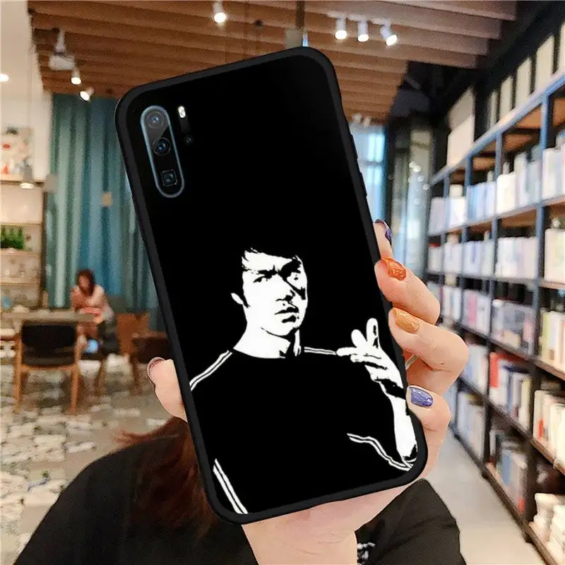 Bruce Lee China Kung Fu Phone Cases For Huawei honor Mate P 9 10 20 30 40 Pro 10i 7 8 a x Lite nova 5t Soft silicone funda
Bruce Lee China Kung Fu Phone Cases For Huawei honor Mate P 9 10 20 30 40 Pro 10i 7 8 a x Lite nova 5t Soft silicone funda