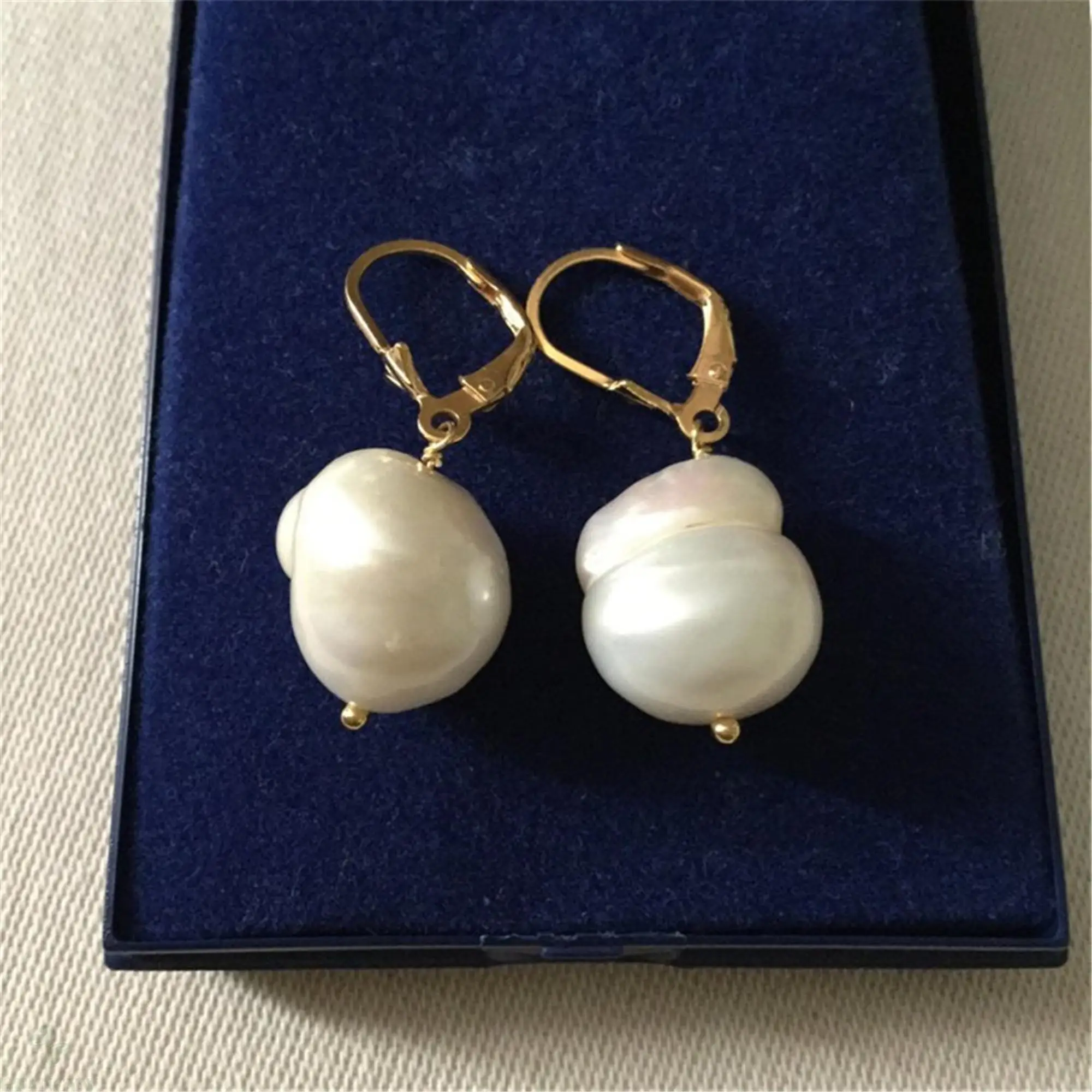 White Baroque South Sea pearl earring noble fashion temperament classic diy AAAA Fine irregular elegant
White Baroque South Sea pearl earring noble fashion temperament classic diy AAAA Fine irregular elegant