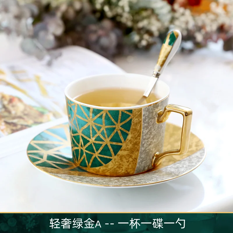 

Роскошная кофейная чашка в европейском стиле из костяного фарфора, керамическая чашка для эспрессо, чайная чашка и блюдце, набор из латте, с...