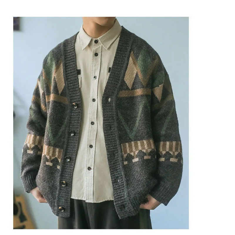 Men's 2021 Spring And Autumn New Retro Japanese Fashion Casual And Comfortable Color Matching Rhombus V-Neck Cardigan Sweater
Men's 2021 Spring And Autumn New Retro Japanese Fashion Casual And Comfortable Color Matching Rhombus V-Neck Cardigan Sweater