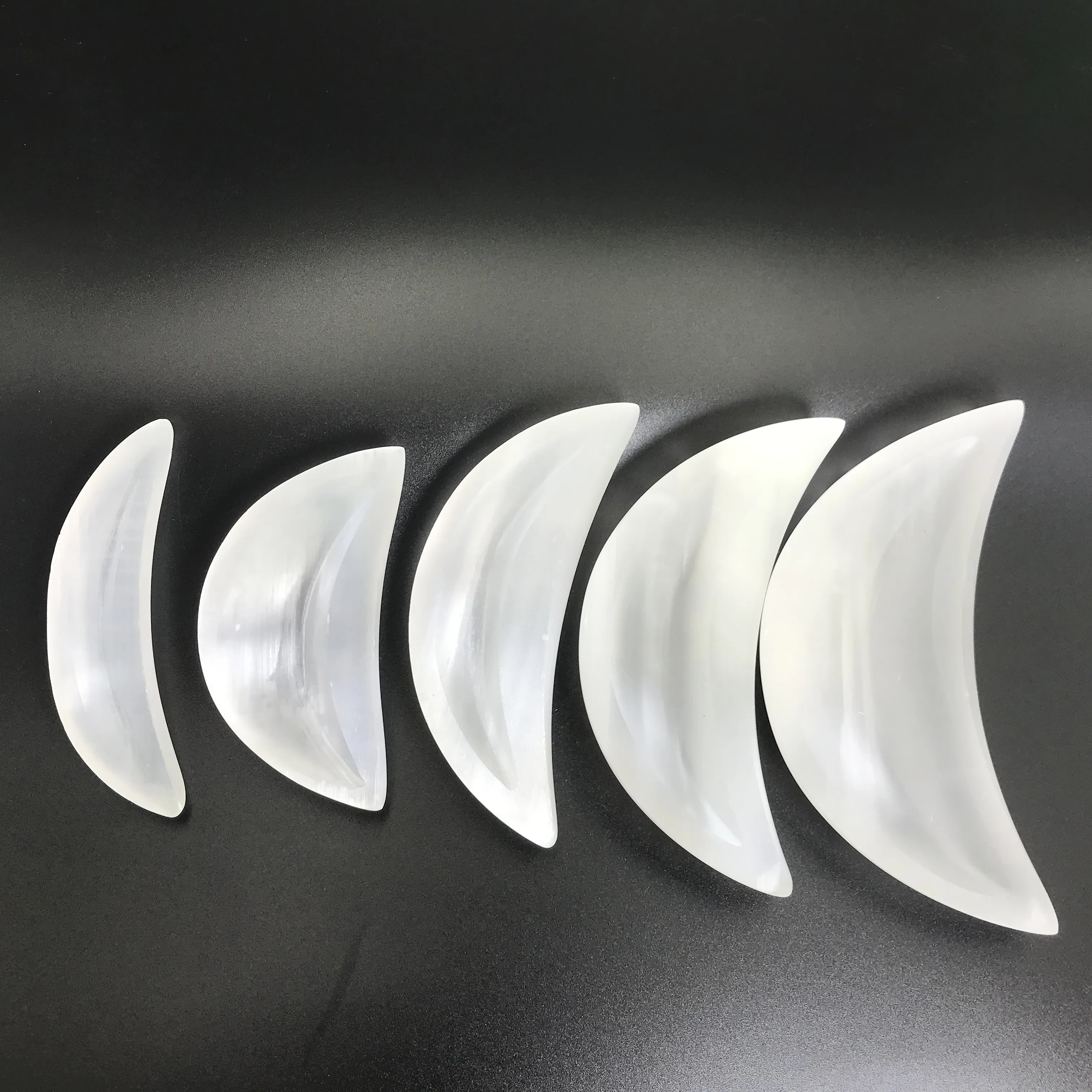 3PCS Natural Quartz Crystal Selenite Moon Shape Bowl Energy Reiki Stone Home Office Aquarium Decoration Accessories Gem
3PCS Natural Quartz Crystal Selenite Moon Shape Bowl Energy Reiki Stone Home Office Aquarium Decoration Accessories Gem