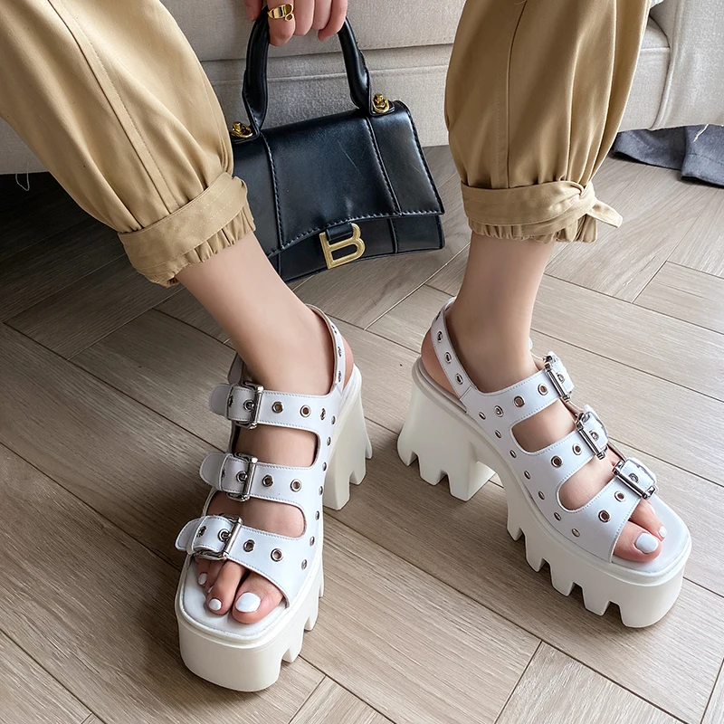 2021 Fashion Women Summer White Sandals Black Heels Platform Chunky Shoes for Wedges Wedge New Up Heels Leather Luxury Designer
2021 Fashion Women Summer White Sandals Black Heels Platform Chunky Shoes for Wedges Wedge New Up Heels Leather Luxury Designer