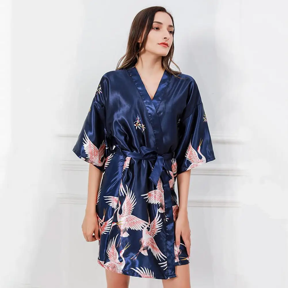 Summer Women Ice Silk Fabric Lady Nightgown Crane Flower Print Short Bathrobe
Summer Women Ice Silk Fabric Lady Nightgown Crane Flower Print Short Bathrobe