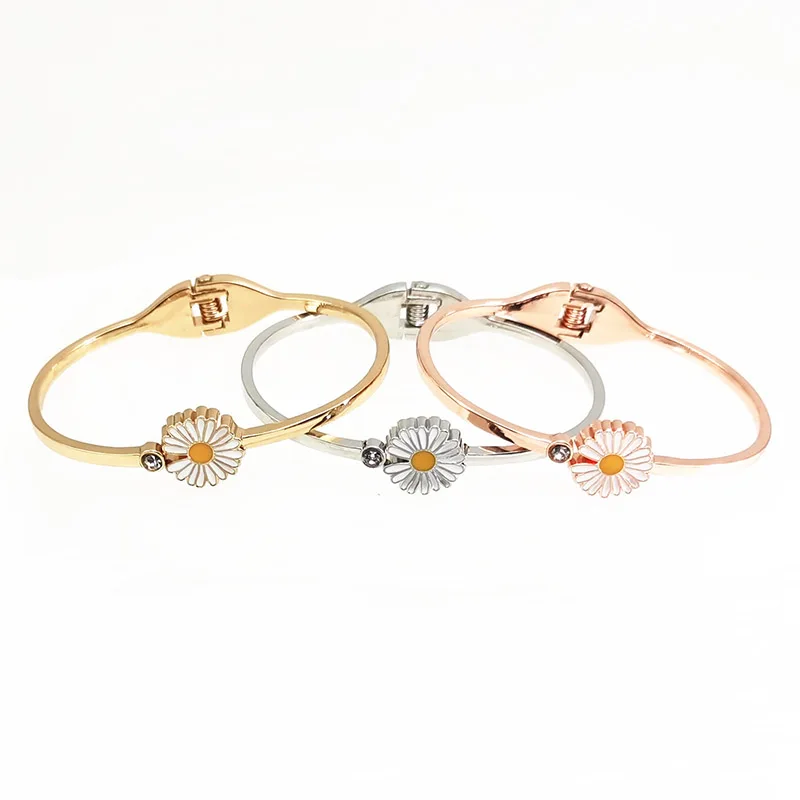 1Pcs Fashion Alloy Rose Gold Chrysanthemum Hand Opening Adjustable Bracelet For Woman New Cuff Bracelet Party Jewelry Gift
1Pcs Fashion Alloy Rose Gold Chrysanthemum Hand Opening Adjustable Bracelet For Woman New Cuff Bracelet Party Jewelry Gift