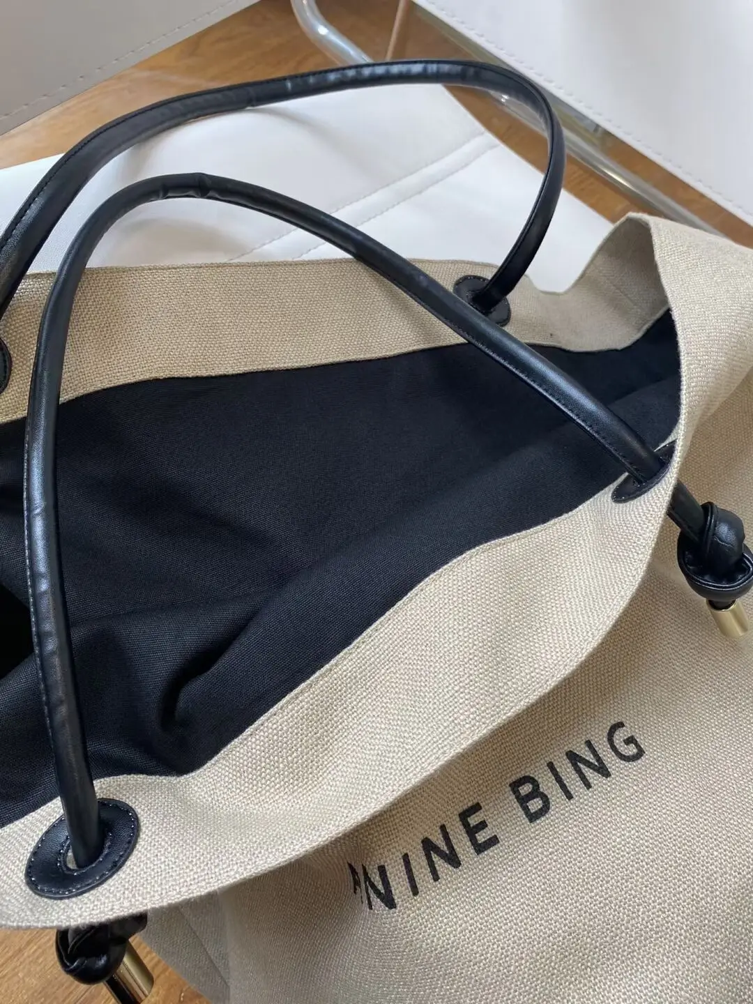Letter Logo Print Women Large Capacity Handbag 2021 New Fashion Canvas and Leather Big Khaki Travel Bags Office Ladies Casual
Letter Logo Print Women Large Capacity Handbag 2021 New Fashion Canvas and Leather Big Khaki Travel Bags Office Ladies Casual