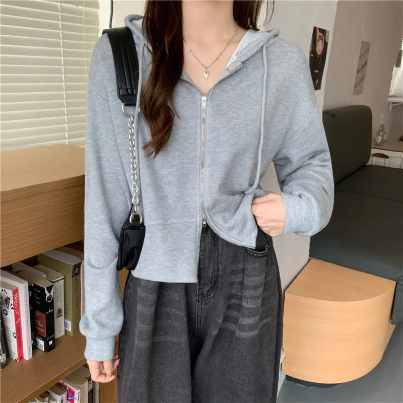 Casual Solid Color Women Zipper Short Hooded Cardigan 2021 New Autumn Women Korean Style Long Sleeve Top
Casual Solid Color Women Zipper Short Hooded Cardigan 2021 New Autumn Women Korean Style Long Sleeve Top