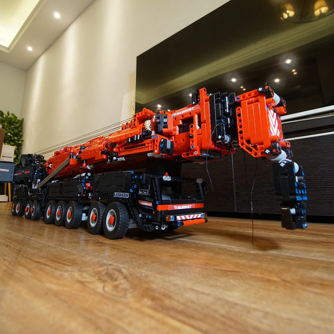 7705Pcs MOC Electric Remote Control Giant Crane Model Small Particle Building Blocks Educational Toy Set Construction Toys 
7705Pcs MOC Electric Remote Control Giant Crane Model Small Particle Building Blocks Educational Toy Set Construction Toys