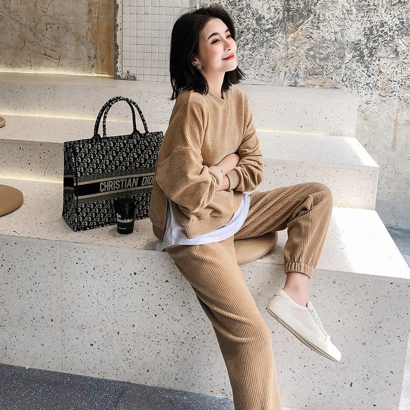 Sports suit women 2020 autumn and winter new fashion plus velvet thick sweater three-piece loose casual women's clothing
Sports suit women 2020 autumn and winter new fashion plus velvet thick sweater three-piece loose casual women's clothing