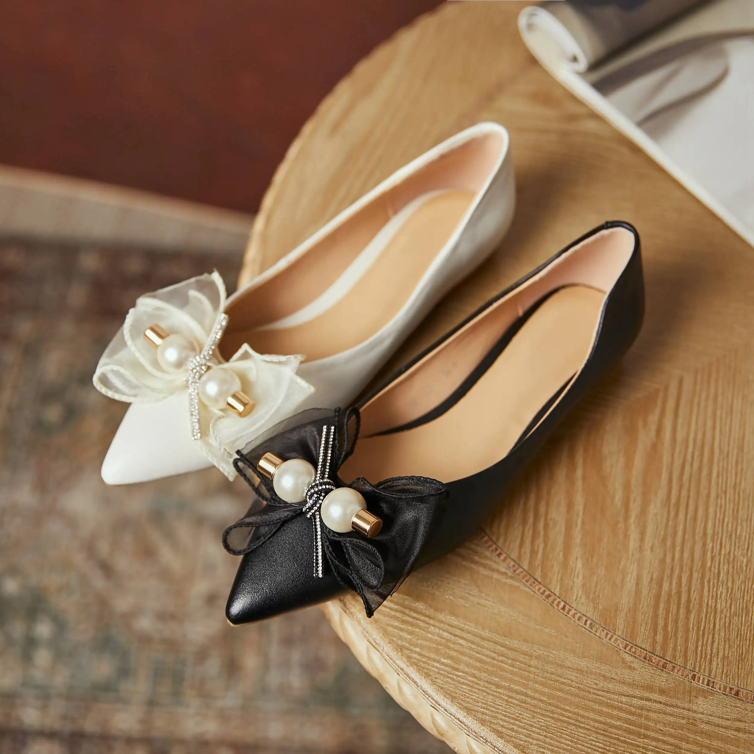 Lenkisen large size gladiator full grain leather butterfly-knot sweet girls pointed toe low heel slip on maiden women pumps L02
Lenkisen large size gladiator full grain leather butterfly-knot sweet girls pointed toe low heel slip on maiden women pumps L02