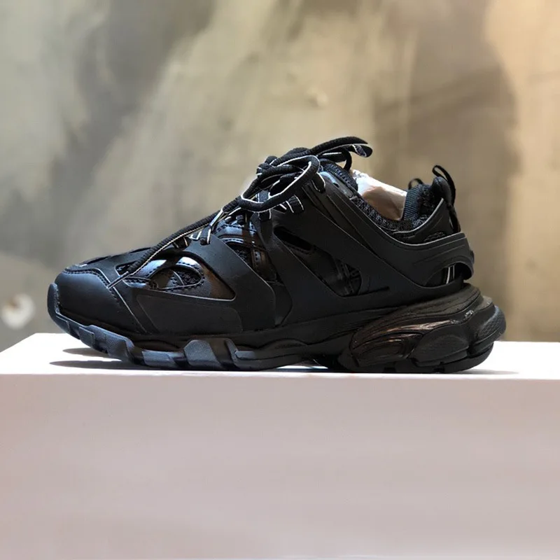 Men's Shoes
Men's Shoes