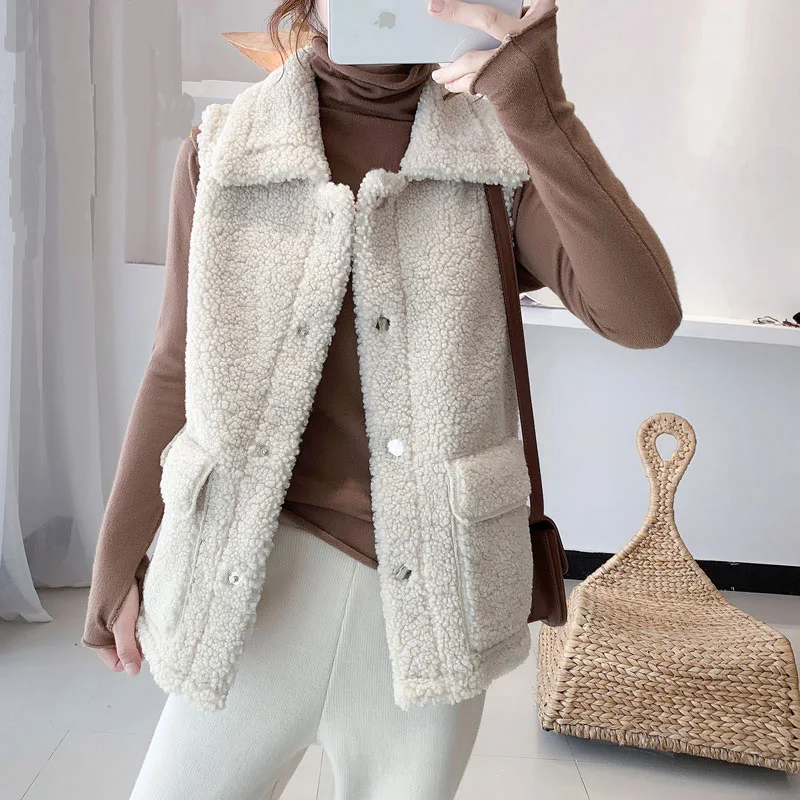 2021 Winter Vest Jacket Women Casual Lamb Wool Thicken Warm Waistcoat Lapel Pocket Hidden Button Outwear Sleeveless Coat
2021 Winter Vest Jacket Women Casual Lamb Wool Thicken Warm Waistcoat Lapel Pocket Hidden Button Outwear Sleeveless Coat