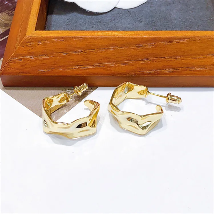 Новые модные серьги из серебра 925 пробы, серьги-иглы, женские медные корейские модные серьги для женщин 2021, трендовые ювелирные изделия
Новые модные серьги из серебра 925 пробы, серьги-иглы, женские медные корейские модные серьги для женщин 2021, трендовые ювелирные изделия
