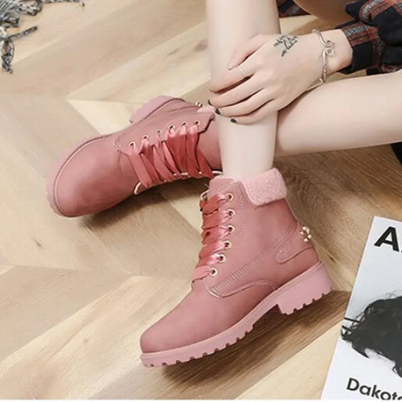 Classic Women's Boots In The Tube with Snow Boots 43 Yards Plus Velvet Warm Women's Boots Martin Boots Rivet Women's Shoes
Classic Women's Boots In The Tube with Snow Boots 43 Yards Plus Velvet Warm Women's Boots Martin Boots Rivet Women's Shoes
