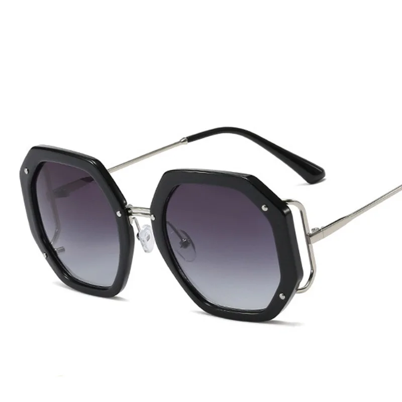 Luxury Retro Women's Square Sunglasses 2021 Featured Famous Design Original Sunglasses For Female Polygonal Rivets Shades UV400
Luxury Retro Women's Square Sunglasses 2021 Featured Famous Design Original Sunglasses For Female Polygonal Rivets Shades UV400