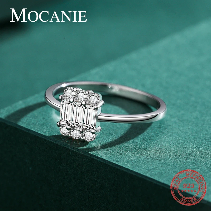 Mocanie European Design Fashion 925 Sterling Silver AAAAA Cube Zirconia Geometric Square Ring for Women Classic Noble Jewelry
Mocanie European Design Fashion 925 Sterling Silver AAAAA Cube Zirconia Geometric Square Ring for Women Classic Noble Jewelry