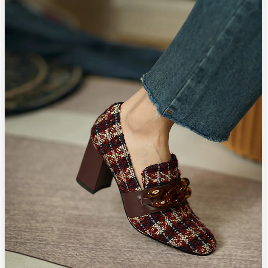 2020 spring new retro plaid pattern high heels women round head chain thick heel women's shoes Sexy high heel banquet shoes red
2020 spring new retro plaid pattern high heels women round head chain thick heel women's shoes Sexy high heel banquet shoes red