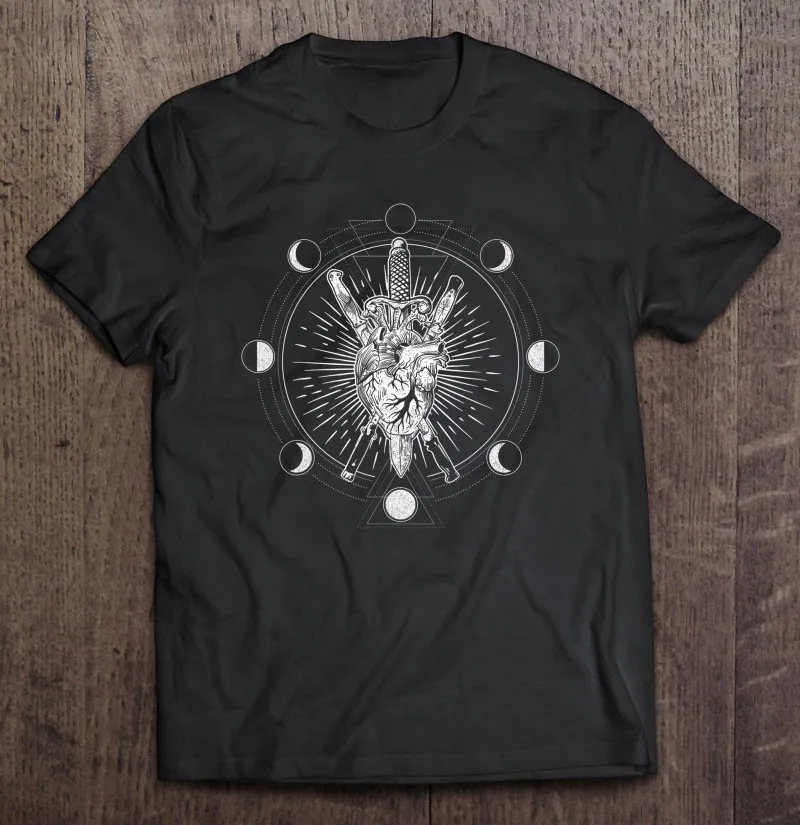 Футболка с изображением Луны фаз ножи сердца-черный ремесло Алхимия Таро подарок аниме футболка Watchworthy мужские брендовые футболки Одежда д... 
Футболка с изображением Луны фаз ножи сердца-черный ремесло Алхимия Таро подарок аниме футболка Watchworthy мужские брендовые футболки Одежда д...