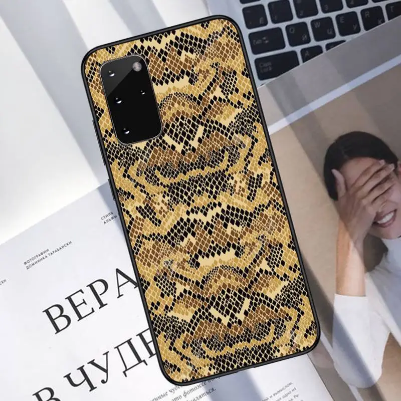 Snakeskin texture printing Phone Case for samsung galaxy s21 s20 fe s10 s9 s8 s30 note 20 10 ultra plus pro lite 5G coque
Snakeskin texture printing Phone Case for samsung galaxy s21 s20 fe s10 s9 s8 s30 note 20 10 ultra plus pro lite 5G coque
