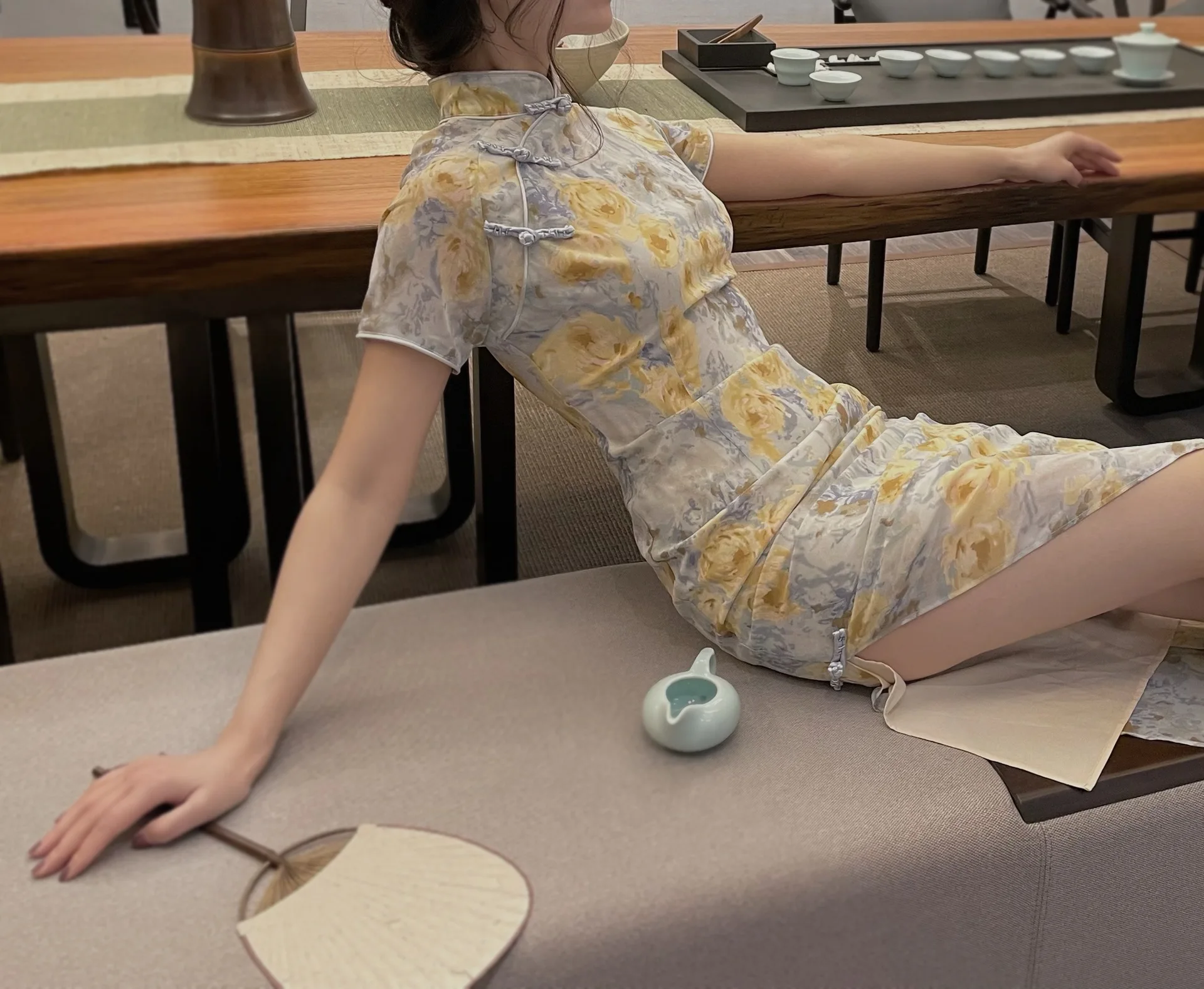 LOVZON Retro Cheongsam Misty Rain in Southern Yellow Flower Wind Suzuki Improved Cheongsam Chinese Traditional Women's Clothing
LOVZON Retro Cheongsam Misty Rain in Southern Yellow Flower Wind Suzuki Improved Cheongsam Chinese Traditional Women's Clothing